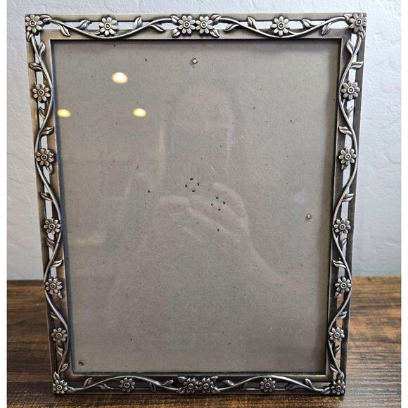 Floral Embossed Silver-Tone Picture Frame 8x10 Metal By Elsa L. Inc. China - Picture 1 of 11